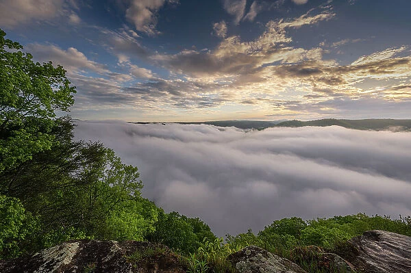 USA, West Virginia, New River Gorge National Park. Sunrise on mountain overlook