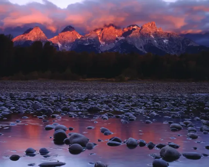 Framed Print : USA; Wyoming; Grand Teton National Park. Grand Tetons and the Snake River at sunrise Framed Print : USA; Wyoming; Grand Teton National Park. Grand Tetons and the Snake River at sunrise