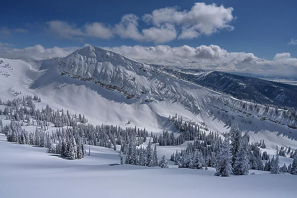 USA, Wyoming. Landscape of Peaked Mountain and Grand Targhee Resort with new snow