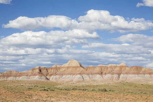 USA, Wyoming, Sublette County, Cloudy sky over sagebrush and badlands