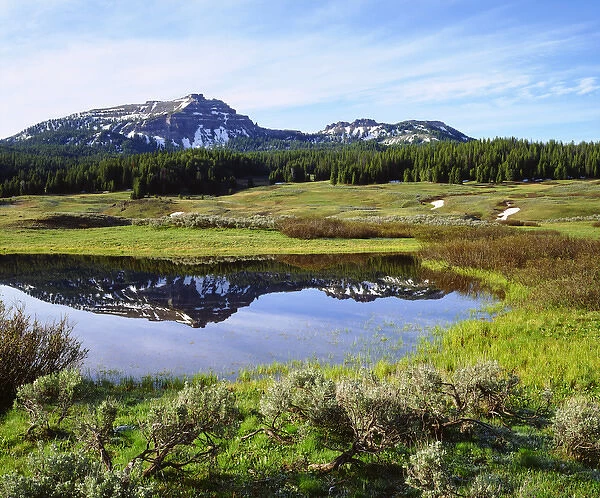 USA; Wyoming; A tarn in the Rocky Mountoins of Wyoming