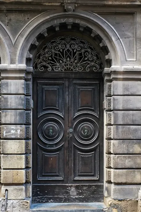 Framed Print : Valetta, Malta. Beautiful old carved wooden door