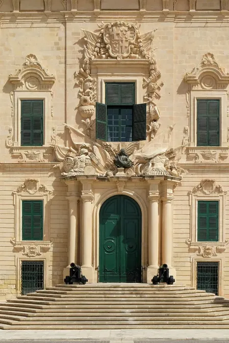 Framed Print : Valetta, Malta. Government building with ancient canons lined up in front of the entry Framed Print : Valetta, Malta. Government building with ancient canons lined up in front of the entry