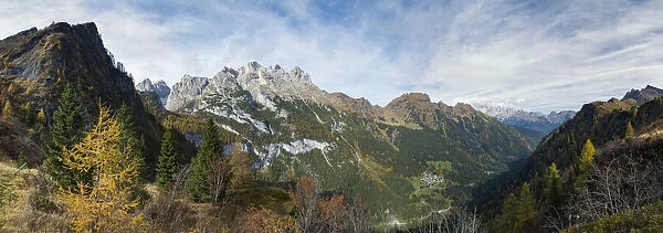 Valle di Gares and village Gares, Focobon mountain range in the Pale di San Martino