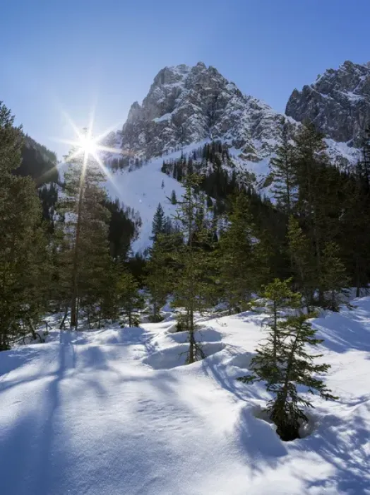 Framed Print : Valley Innerfeldtal (Val Campo di Dentro) in the Sexten Dolomites, part of UNESCO