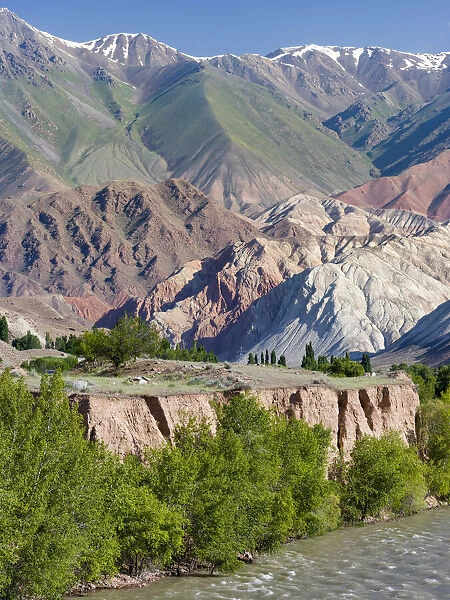 Valley of river Suusamyr in the Tien Shan Mountains west of Ming-Kush, Kyrgyzstan