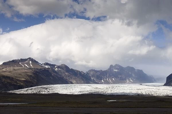 Vatnajokull glacier, Skaftafell National Park, South coast, Iceland