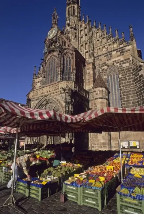 Framed Print : Vendors in Market Square, Nurnberg