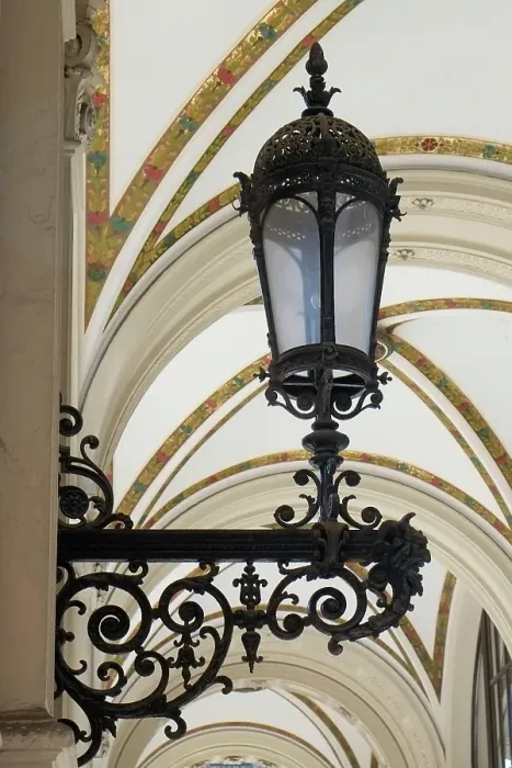 Framed Print : Vienna, Austria. Beautiful old gas lamps can be found all over Vienna