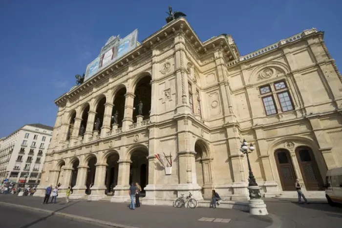 Framed Print : The Vienna State Opera House (Wiener Staatsoper), Vienna, Austria