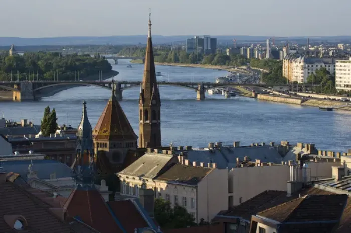 Framed Print : View from Castle Hill of the Margaret Bridge crossing the Danube River, Buda side