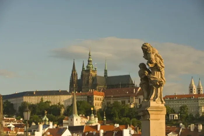 Framed Print : View from Charles Bridge (Karluv most), founded in 1357 towards Prague Castle, Baroque