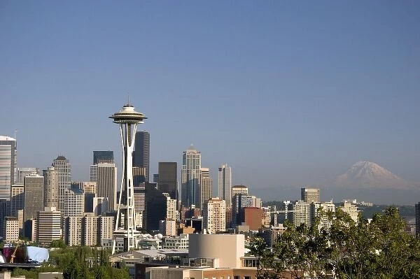 A view of the city of Seattle with Mount Rainer in the background in Washington