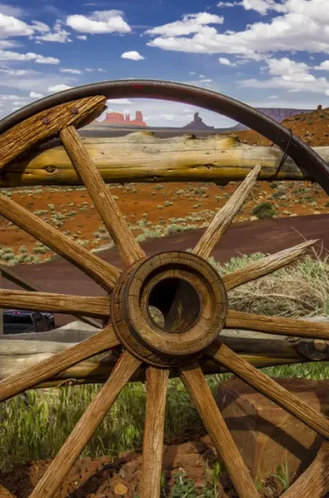 Framed Print : View of Monument Valley from venerable Gouldings Trading Post, Monument Valley