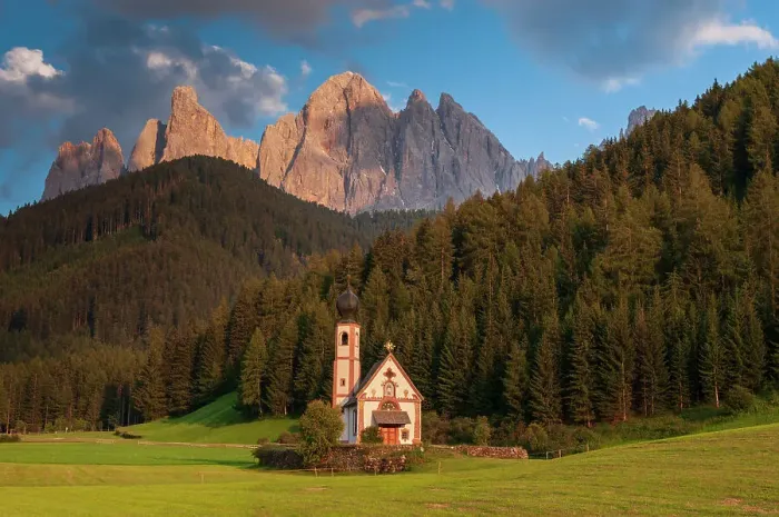 Framed Print : A view of Odle Group mountain and Saint Johann Church. Funes, Trentino Alto Adige, Italy