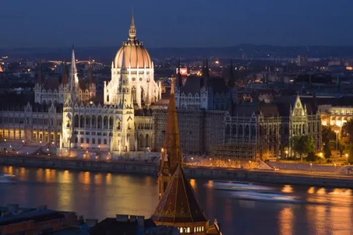 Framed Print : View of Parliament Buildings along Danube River at dusk, Budapest, Capital of Hungary Framed Print : View of Parliament Buildings along Danube River at dusk, Budapest, Capital of Hungary