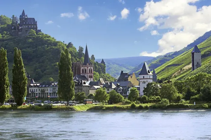 Framed Print : A view of the village of Bacharach and Stahleck Castle, Rheinland-Palatinate, Germany Framed Print : A view of the village of Bacharach and Stahleck Castle, Rheinland-Palatinate, Germany