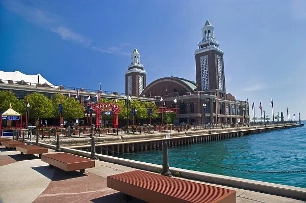 Viewing the Navy Pier in Chicago