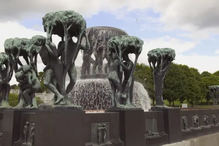 Framed Print : Vigeland Sculpture ParkThe park contains 192 sculptures with more than 600 figures Framed Print : Vigeland Sculpture ParkThe park contains 192 sculptures with more than 600 figures