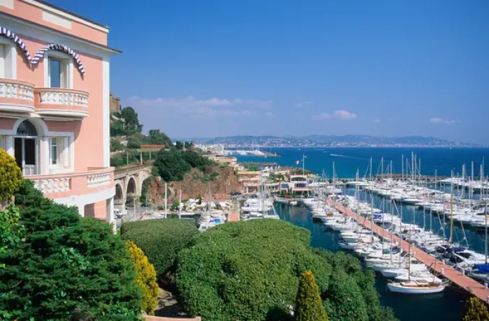 Framed Print : Villa overlooking a marina on the French Riviera west of Nice, France