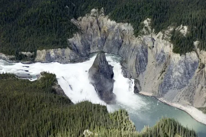 Framed Print : Virginia Falls, Nahanni National Park Reserve, Northwest Territories, Canada Framed Print : Virginia Falls, Nahanni National Park Reserve, Northwest Territories, Canada