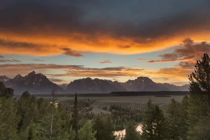 Framed Print : Vivid sunset clouds over the Snake River in Grand Teton National Park, Wyoming, USA Framed Print : Vivid sunset clouds over the Snake River in Grand Teton National Park, Wyoming, USA