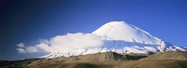 Vulcano Parinacota (6342m), Chile, are part of the Lauca National Park in the Altiplano