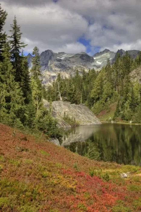 Framed Print : WA, Alpine Lakes Wilderness, Alpine tarn and Mount Daniel Framed Print : WA, Alpine Lakes Wilderness, Alpine tarn and Mount Daniel