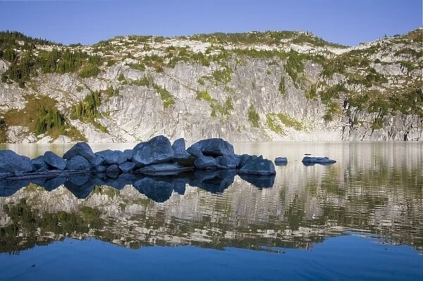 WA, Alpine Lakes Wilderness, Upper Robin Lake, Reflections