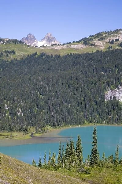 WA, Glacier Peak Wilderness, Lyman Lake, with twin peaked Sitting Bull Mountain