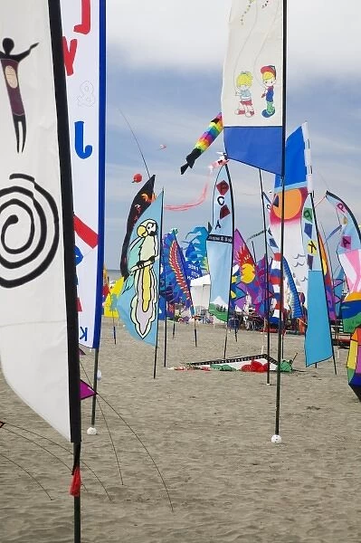 WA, Long Beach, International Kite Festival, colorful banners