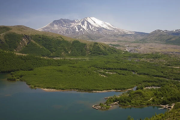 WA, Mount Saint Helens National Volcanic Monument, Mt. St. Helens and Coldwater Lake
