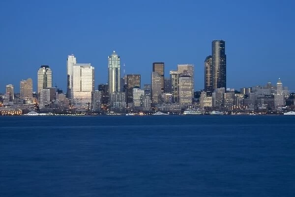 WA, Seattle, Seattle skyline and Elliott Bay