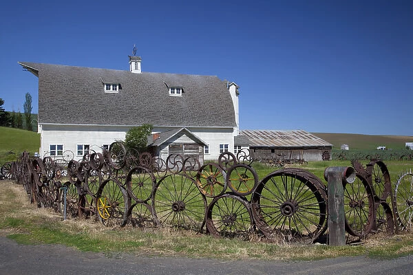WA, Whitman County, Uniontown, The Palouse, Wheel fence and barn (Dahman barn)