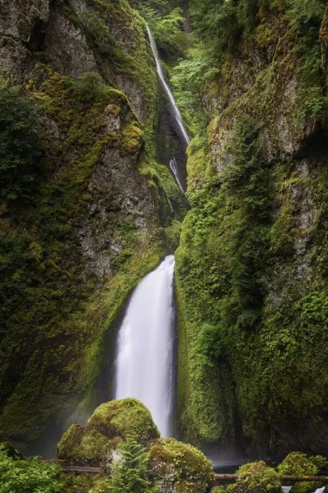 Framed Print : Wahclella Falls along Tanner Creek, Columbia River Gorge, Oregon