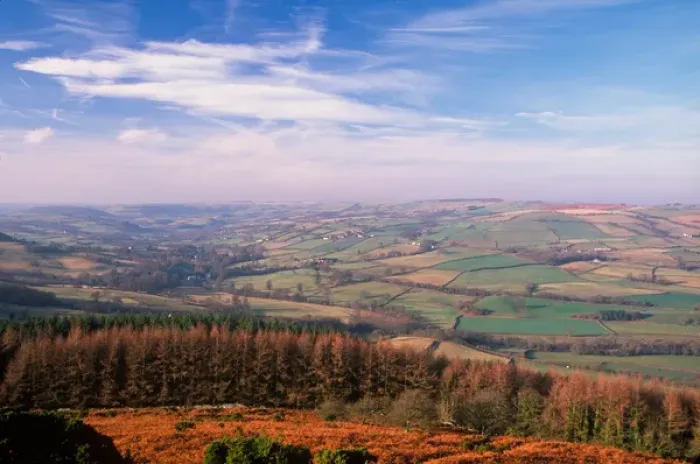Framed Print : Wales - Peaceful countryside landscape extend beyond the Brecon Beacons National Park