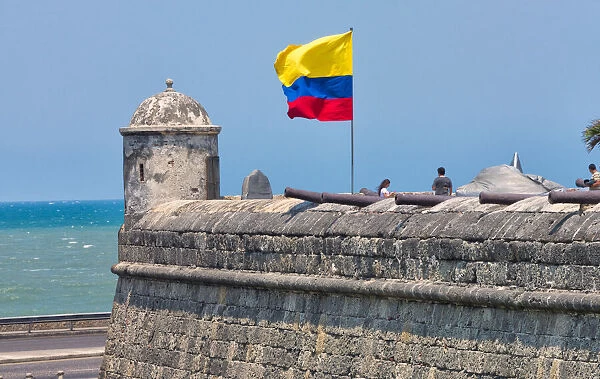The walls and cannon in the old town, Cartagena (UNESCO World Heritage Site