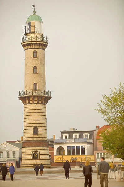 warnemunde lighthouse