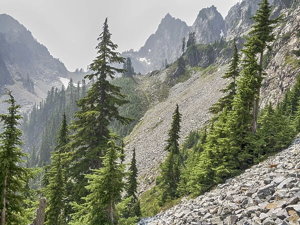 Washington State, Alpine Lakes Wilderness. Cross-country route, view towards Melakwa Pass