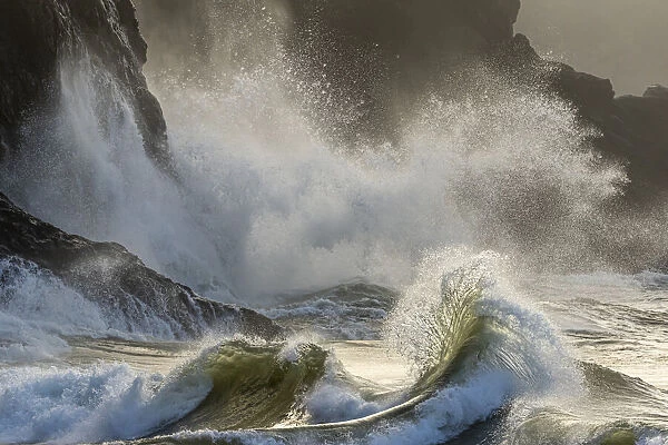Washington State, Cape Disappointment State Park, Waves and surf during a king tide
