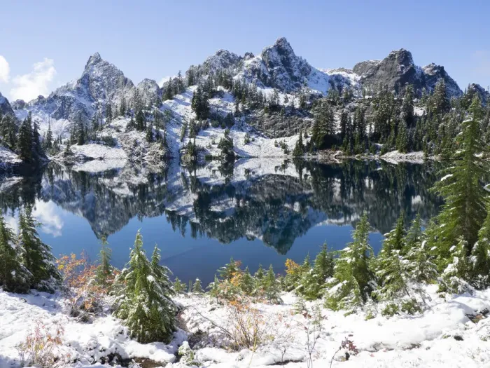 Framed Print : Washington State, Central Cascades. Alpine Lakes Wilderness, Gem Lake Framed Print : Washington State, Central Cascades. Alpine Lakes Wilderness, Gem Lake