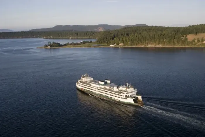 Framed Print : The Washington State ferry Hyak passing by Shaw Island in the evening light, San Juan Islands Framed Print : The Washington State ferry Hyak passing by Shaw Island in the evening light, San Juan Islands