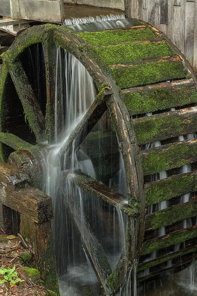 Water wheel and flowing water, Cable Mill, Cades Cove, Great Smoky Mountains National Park