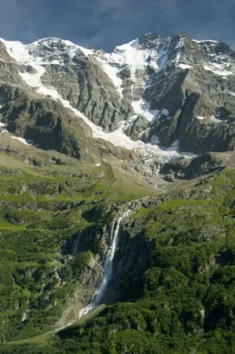 Framed Print : Waterfall and Mittaghorn, upper Lauterbrunnen Valley, Switzerland Framed Print : Waterfall and Mittaghorn, upper Lauterbrunnen Valley, Switzerland