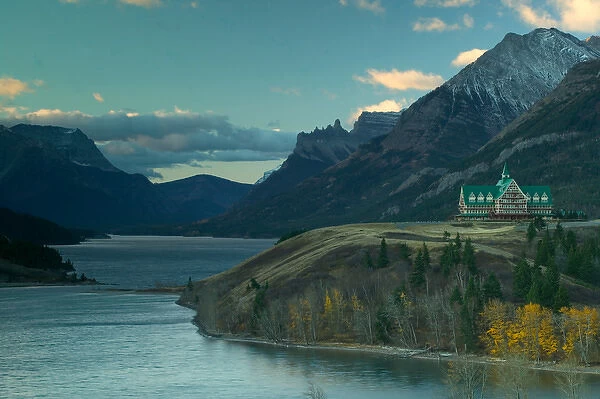 02. Canada, Alberta: Waterton Lakes National Park: Prince of Wales Hotel  /  Dawn  /  Autumn