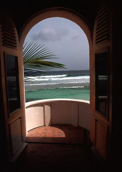 Welcome to the Caribbean: Open door to the water