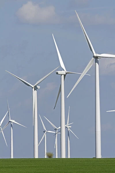 Wind turbines of the Smoky Hills Wind Farm in Ellsworth County, Kansas, USA