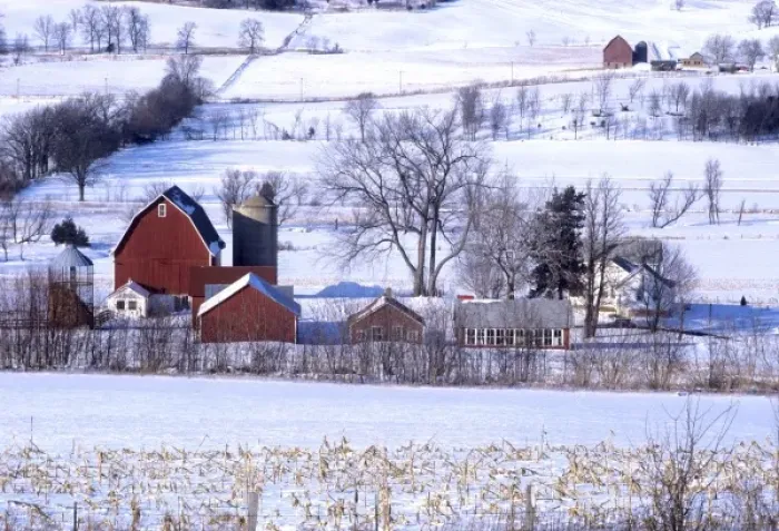 Framed Print : Winter farm scene in central Wisconsin Framed Print : Winter farm scene in central Wisconsin