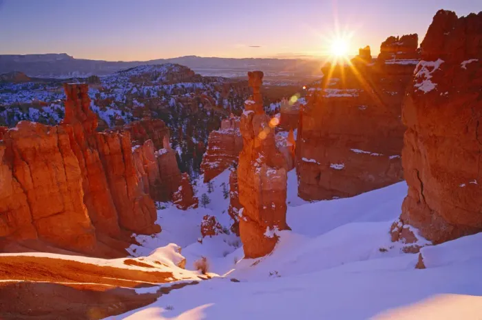 Framed Print : Winter sunrise on Thors Hammer, Bryce Canyon National Park, Utah, USA Framed Print : Winter sunrise on Thors Hammer, Bryce Canyon National Park, Utah, USA