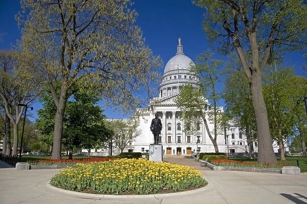 Wisconsin State Capitol building in Madison, Wisconsin, USA